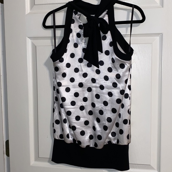 Beautiful top - Picture 3 of 4